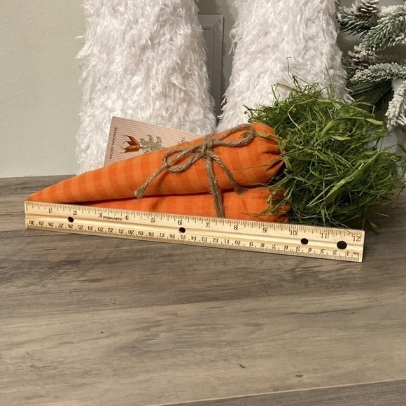 THE FARMHOUSE BY RACHEL ASHWELL SET/3 LARGE FABRIC CARROTS WITH FAUX GRASS TOPS - Picture 6 of 8